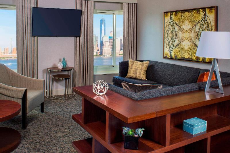 Номер Deluxe Кровать Кинг, The Westin Jersey City Newport