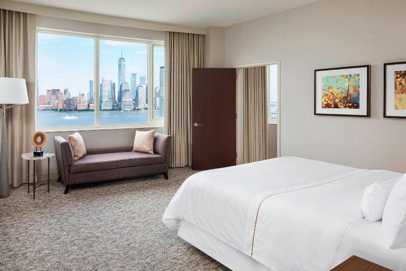 Номер Стандарт, The Westin Jersey City Newport