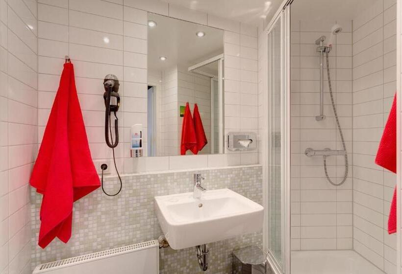 اتاق استاندارد سه نفره, Meininger Hotel Berlin Alexanderplatz