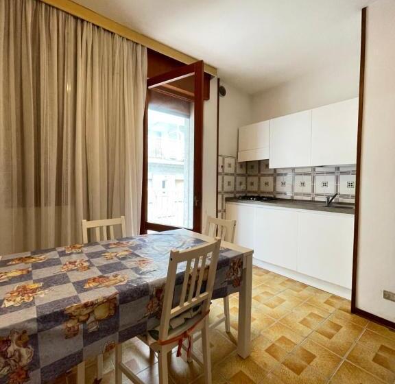 1 Bedroom Apartment with Terrace, Condominio Union Walterigato Apartments Solo Per Famiglie