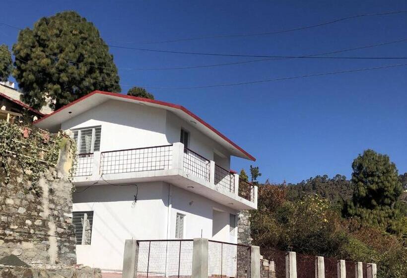 스탠다드 룸 산 전망, White House In Nainital