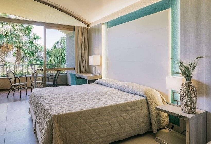 Quarto Triplo Superior, Mclub Alicudi