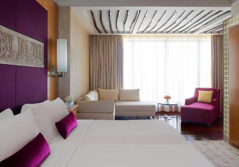 Номер Deluxe, The H Dubai