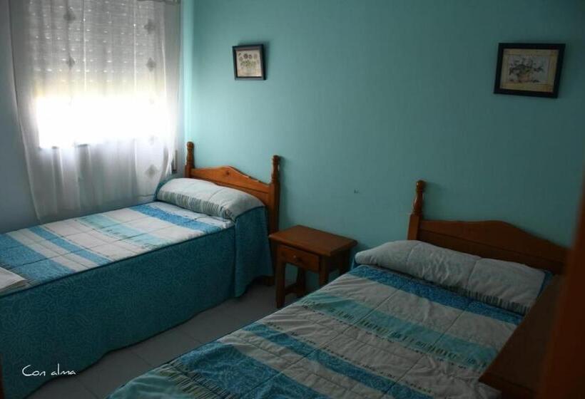 Perhehuone, Hostal Costa De La Luz