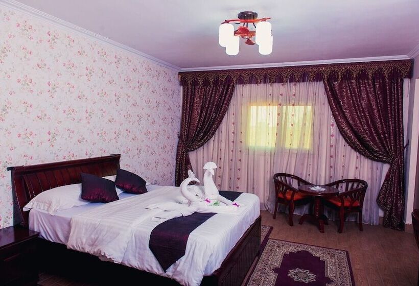 اتاق یک تخته با چشم‌انداز استخر, La Viena Health Resort