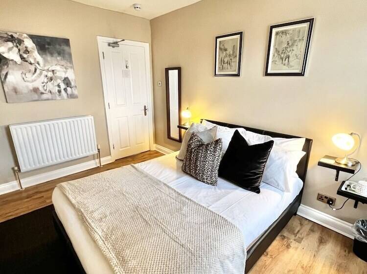 Номер Стандарт, Devon House Guest House