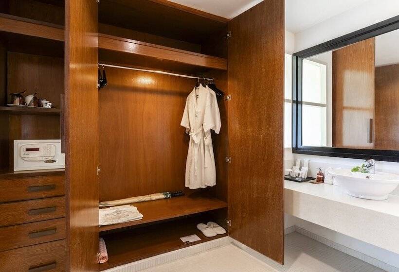 Вилла Deluxe 1 Спальня, Baan Khaolak Beach Resort