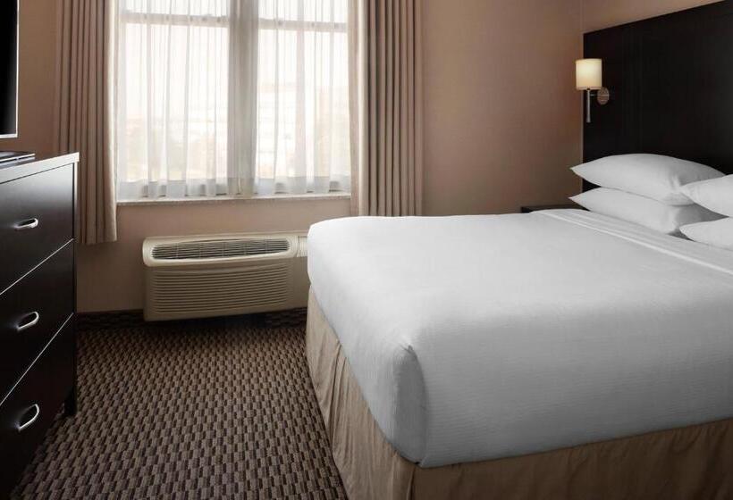 Люкс, Delta Hotels By Marriott Guelph Conference Centre