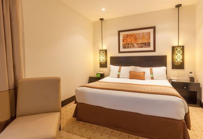 Люкс Вид на Город, Holiday Inn Dubai Al Barsha, An Ihg
