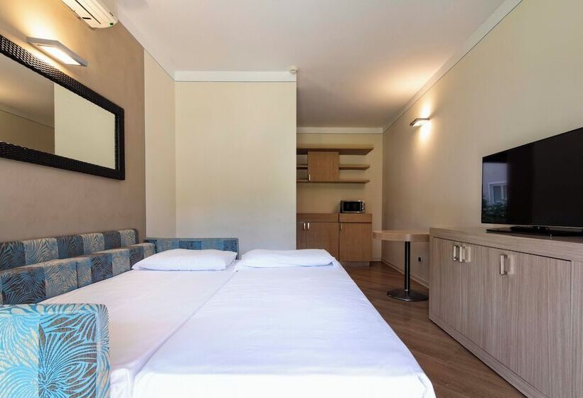 سوییت جونیور, Resort Lake Garda