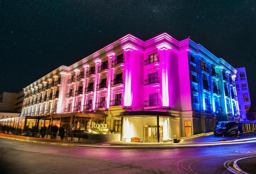 Люкс Deluxe Вид на Море, Rocks Hotel & Casino
