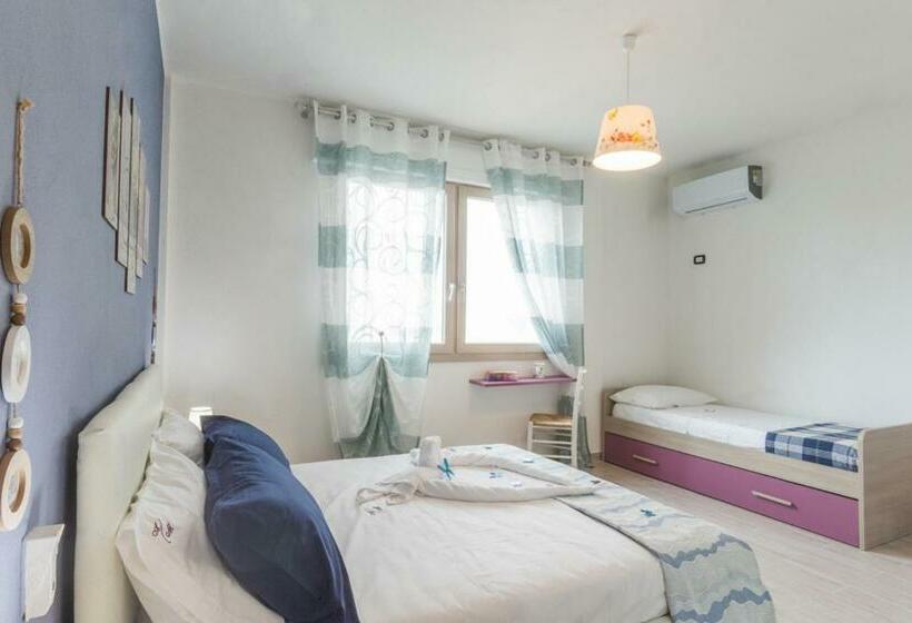 اتاق لوکس چهار تخته, B&b Annita   Porto Cesareo