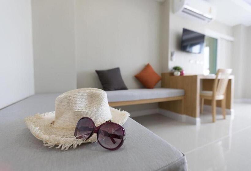 디럭스 룸, The Royal P Phuket   Sha Plus