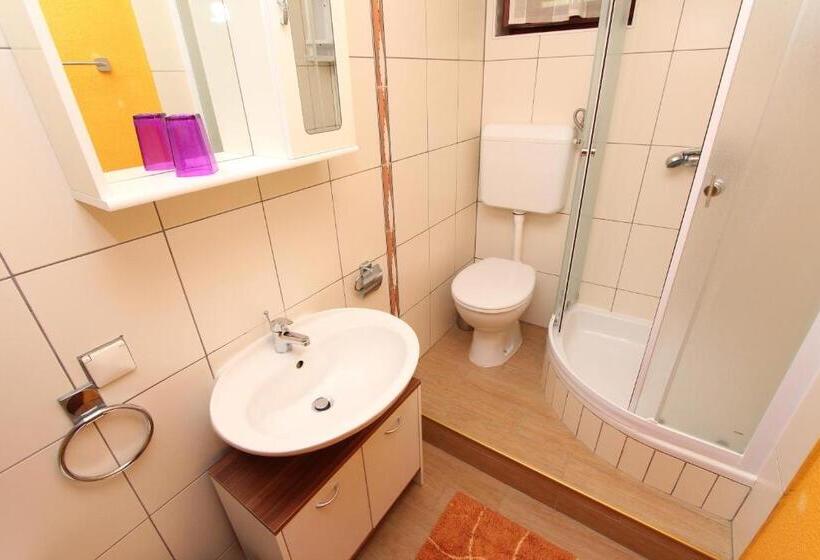 Апартаменты 1 Спальня с Террасой, Apartments And Room Silvana