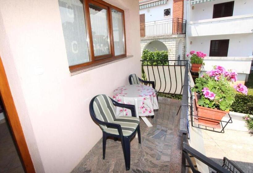 Апартаменты 1 Спальня с Балконом, Apartments And Room Silvana