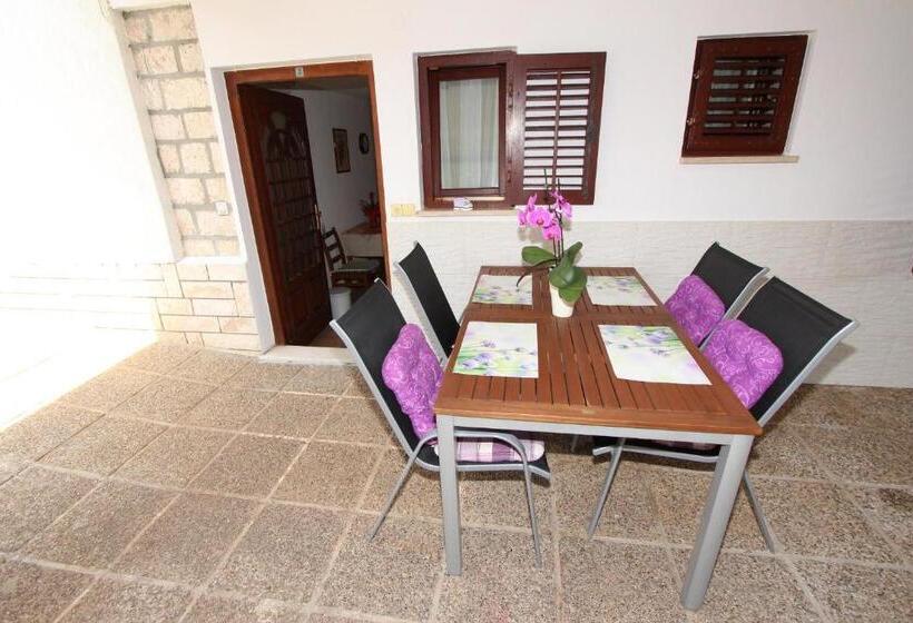 Апартаменты 1 Спальня с Террасой, Apartments And Room Silvana