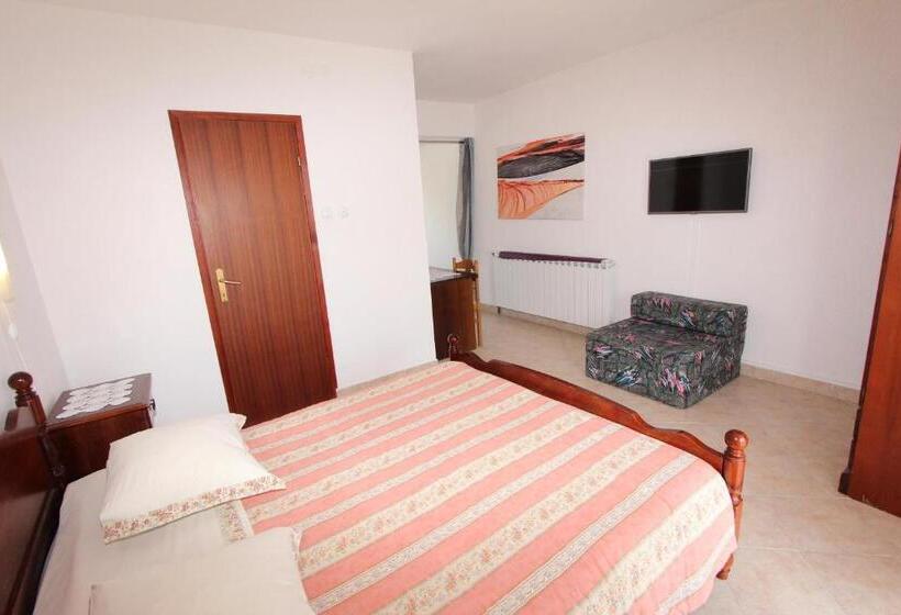 Апартаменты 1 Спальня с Балконом, Apartments And Room Silvana