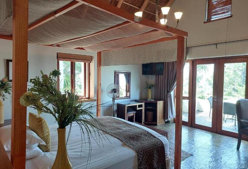 Четырехместный Номер Стандарт, Paradise Cove