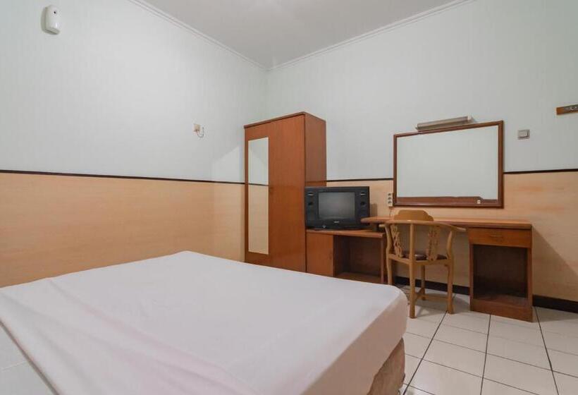Номер Стандарт, Koolkost Near Bandung Station