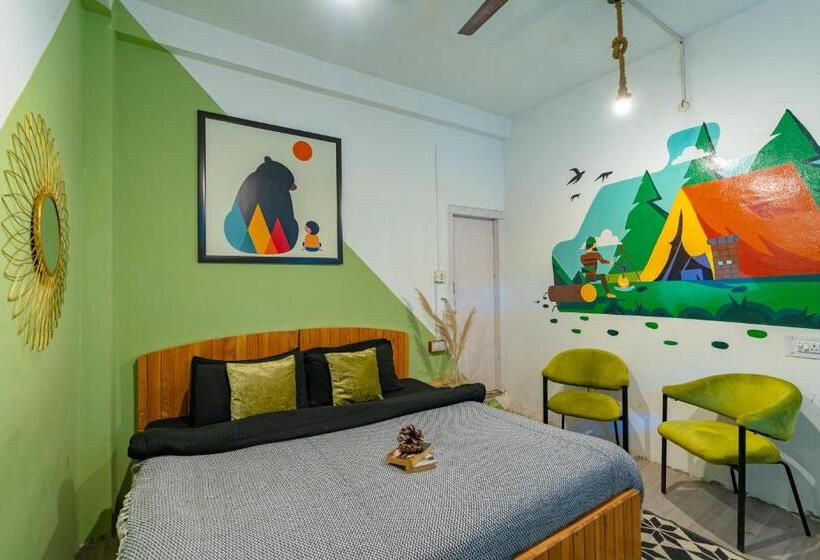 디럭스 룸, Jungle Hostel By Whoopers