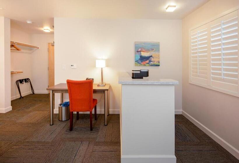 디럭스 룸 킹사이즈 침대, Inn At Moss Landing Point