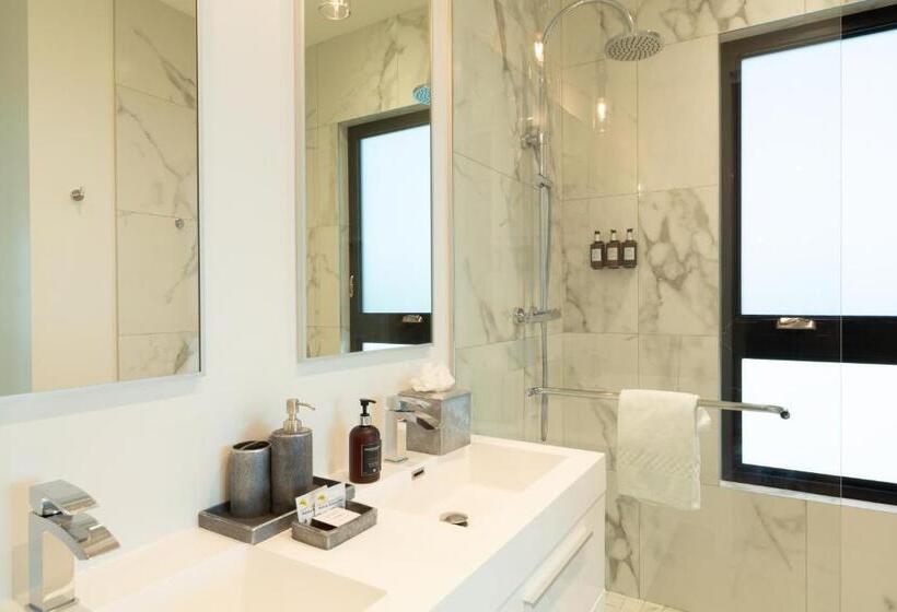 استودیوی سوپریور, H2o Lifestyle Resort