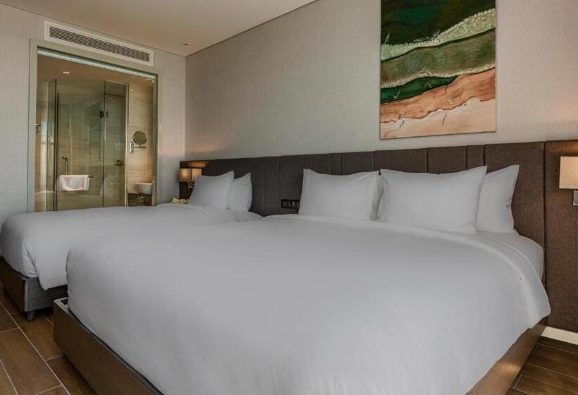 اتاق سه نفره دلوکس با چشم‌انداز دریا, Premier Pearl Hotel Vung Tau