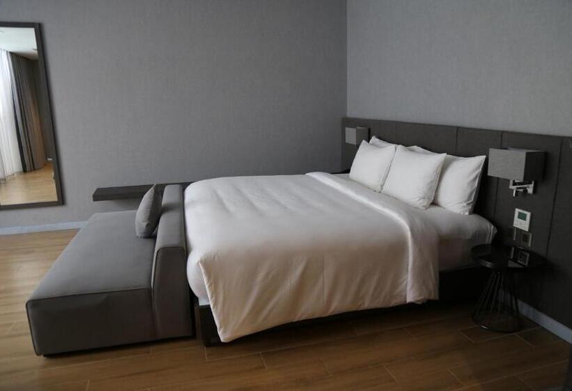 سوییت, Premier Pearl Hotel Vung Tau