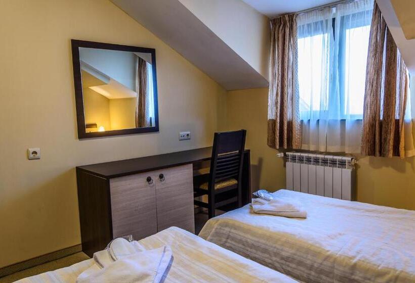 Студио Стандарт с Балконом, Apart Hotel Dream