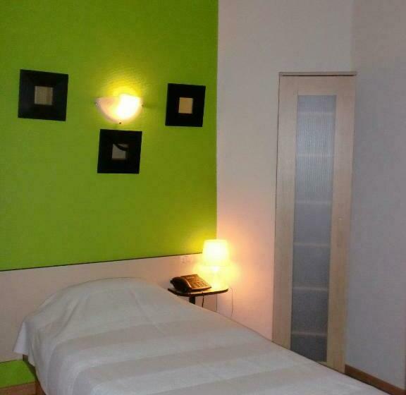 اتاق استاندارد یک نفره, Hôtel Les Acteurs