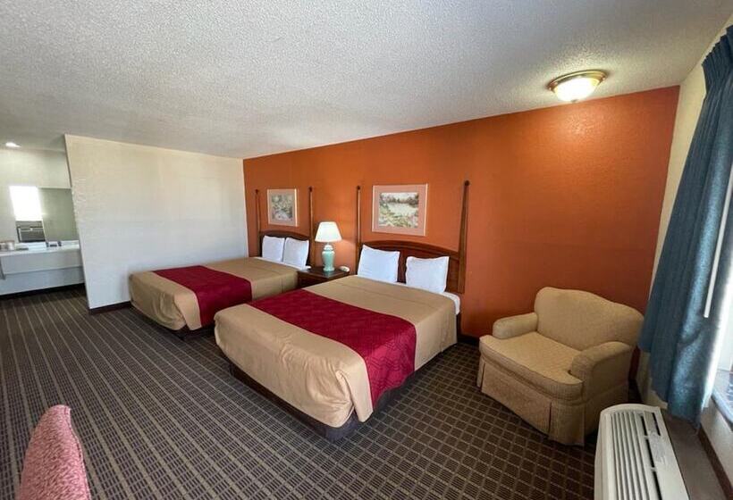 Номер Стандарт 2 Двуспальные Кровати, Knights Inn & Suites Emporia