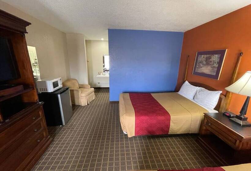 Номер Стандарт 2 Двуспальные Кровати, Knights Inn & Suites Emporia