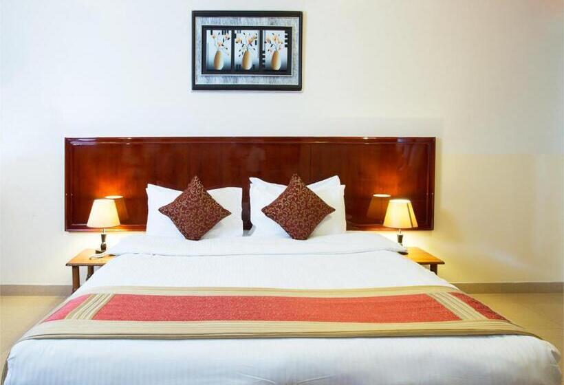 Quarto Estandar, Safeer Plaza