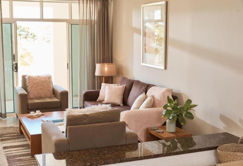 Апартаменты 2 Спальни Вид на Море, Sea Change Beachfront Apartments