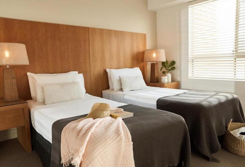 Апартаменты 4 Спальни, Sea Change Beachfront Apartments