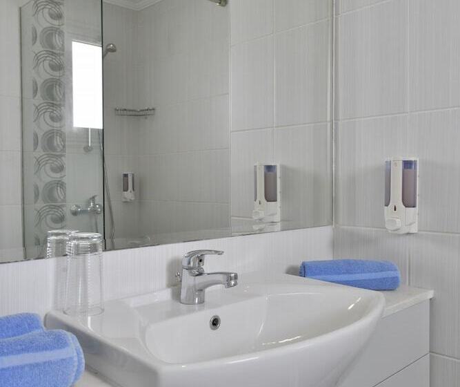 Апартаменты Семейные 1 Спальня, Napa Prince Hotel Apts
