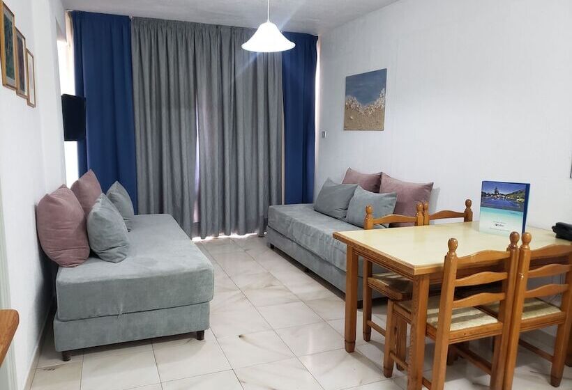 Апартаменты Семейные 1 Спальня, Napa Prince Hotel Apts
