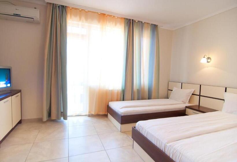 Quarto Quádruplo Deluxe, Guest House Hiora