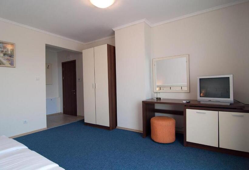 Quarto Deluxe, Guest House Hiora