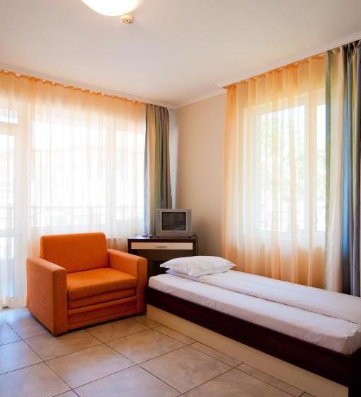 Семейный Номер, Guest House Hiora