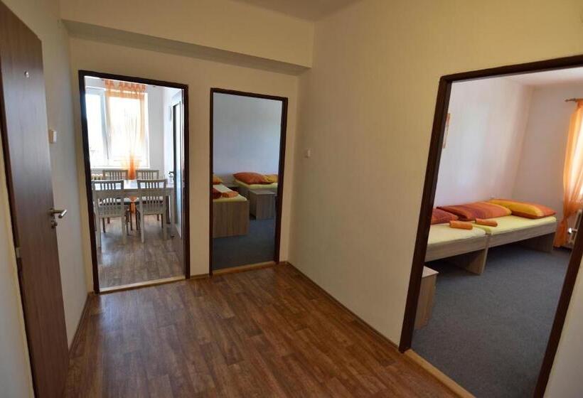 Апартаменты 2 Спальни, Penzion Na Rozcestí