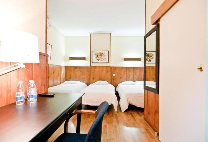 اتاق استاندارد چهار تخته, Hostal Asuncion