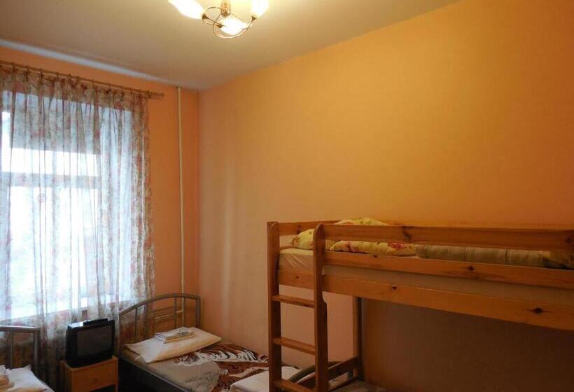 اتاق استاندارد چهارنفره با سرویس بهداشتی مشترک, Elizabeth S Yh Rooms