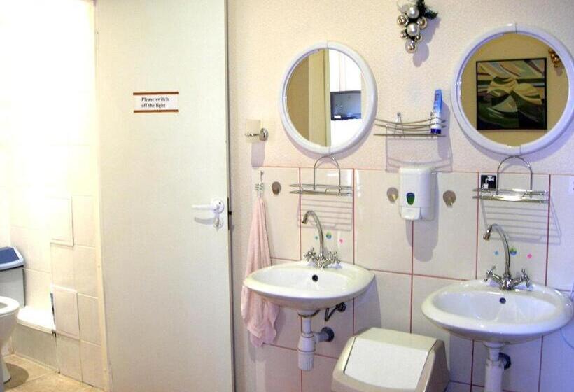 اتاق استاندارد چهارنفره با سرویس بهداشتی مشترک, Elizabeth S Yh Rooms