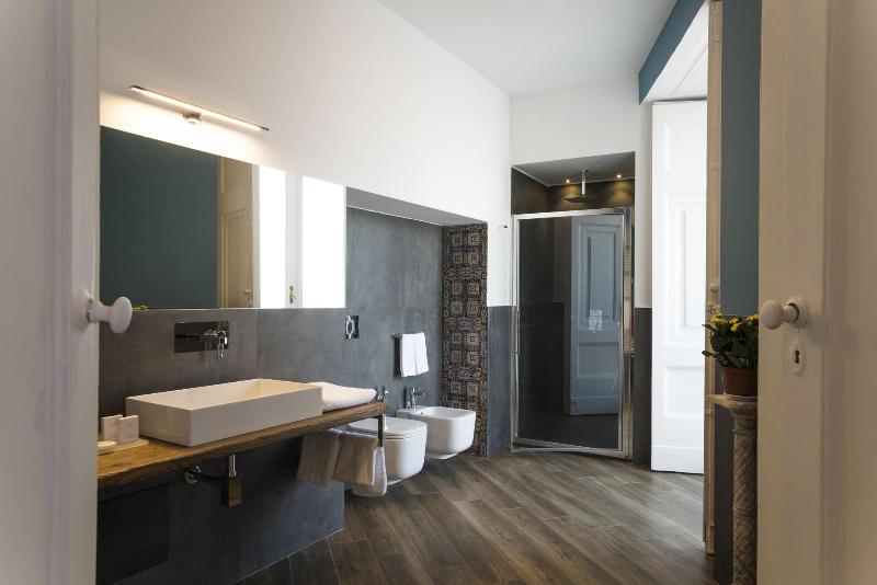 اتاق استاندارد برای معلولان, Puerta De Ocaña