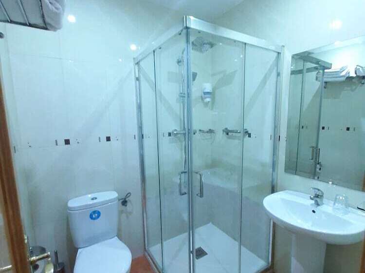 اتاق خانوادگی, Hostal Las Fuentes