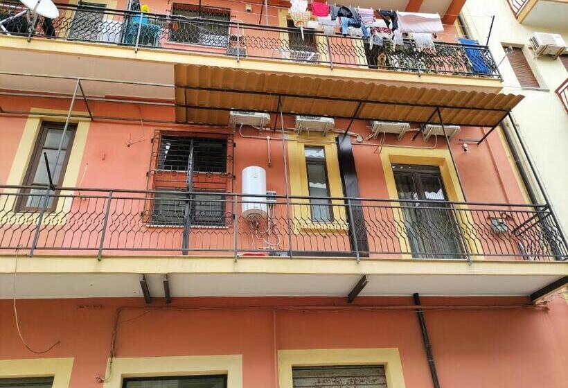 اتاق استاندارد با بالکن, B&b I Krotoniati