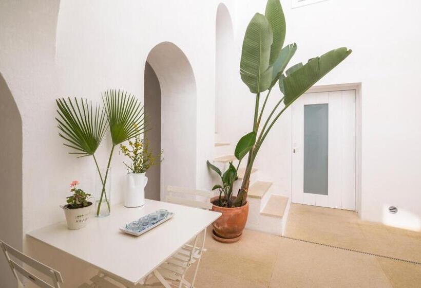 Полулюкс с Балконом, Casa Boutique Encalada