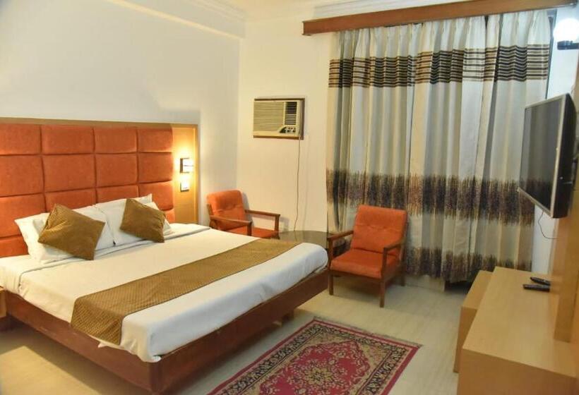 Номер Deluxe, Atul Regency Katra