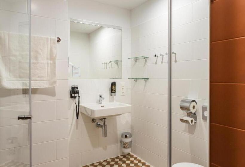 Camera Tripla Standard, Meininger Hotel Zürich Greencity